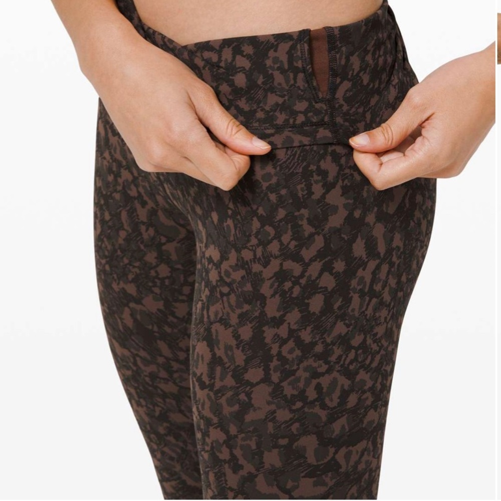 Lululemon Align Pant II 25"
Wild Thing Camo Brown Earth Multi SZ 4